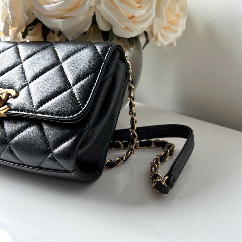 BRAND NEW black lambskin handbag with gold hardware